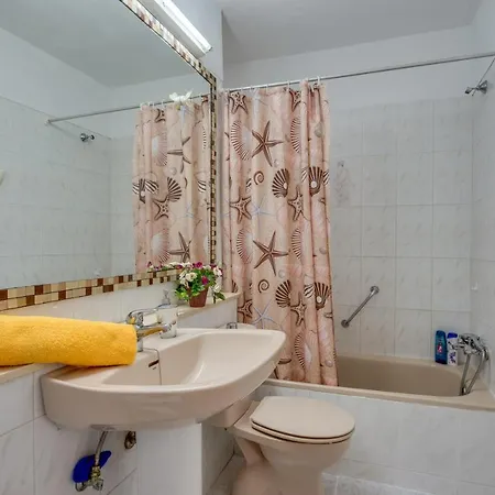 מלון דירות Y2f Pool View And Next To The Beach! Very Central!!! *