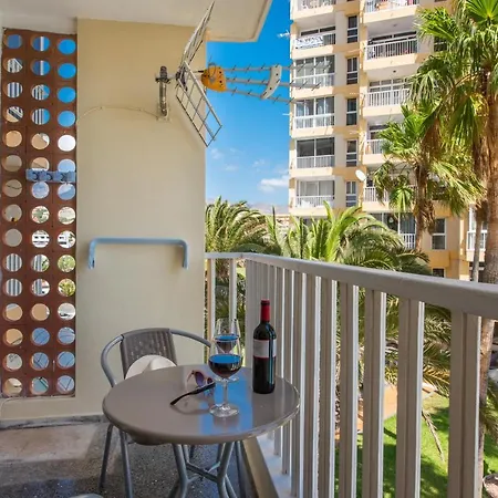 Y2f Pool View And Next To The Beach! Very Central!!! מלון דירות